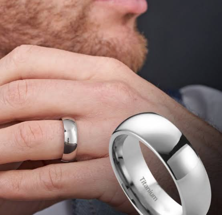 2025 TOP FASHION SILVER STAINLESS STEEL RING HIGH QUALITY SILVER OVAL SHAPE RING FOR ME AND WOMEN WEDDING ENGAGEMENT RING BAND FOR UNISEX