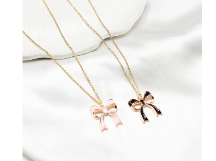 bow necklace with golden chain  🎀 necklace  artificial chain cute bow necklace Girls women fashion ✨️ jewellery collage uni going girls and teenagers girls necklace with golden chaain