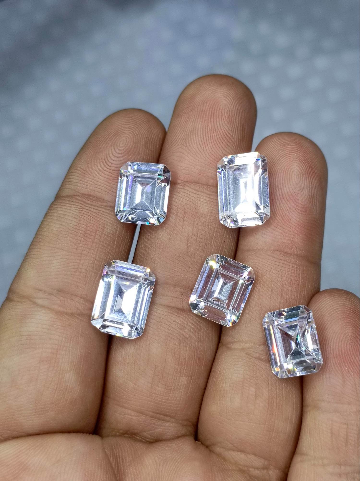 Premium Quality Multicolor Zircone stone Premium Quality Zircone Stone  Machine Cut Diamond Shape/High Quality/Stone/Gemstone/Zircone Stone/Zircone Gemstone.