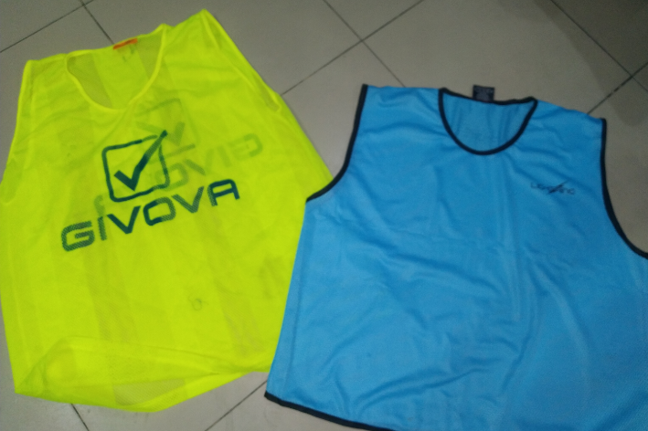 Football Bibs Vest In Mesh Training Vest  football hockey vest 12 Pcs. Multicolour Printed