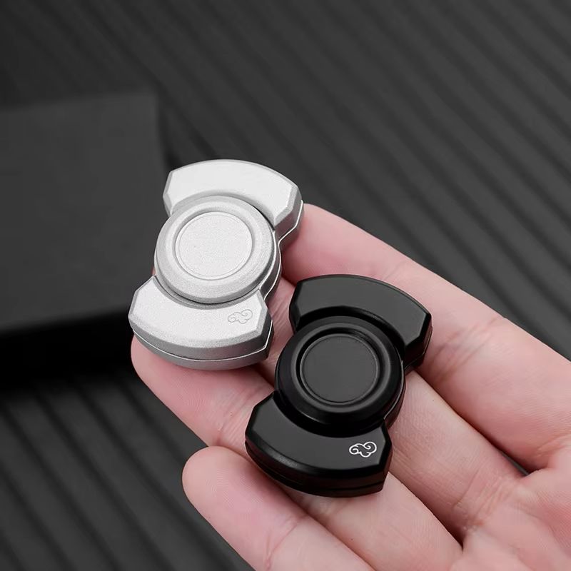 Metal Magnetic Slider Gyroscope - Deformation Hand Spinning Card Mini EDC Decompression Adult Fidget Toy Anti Anxiety