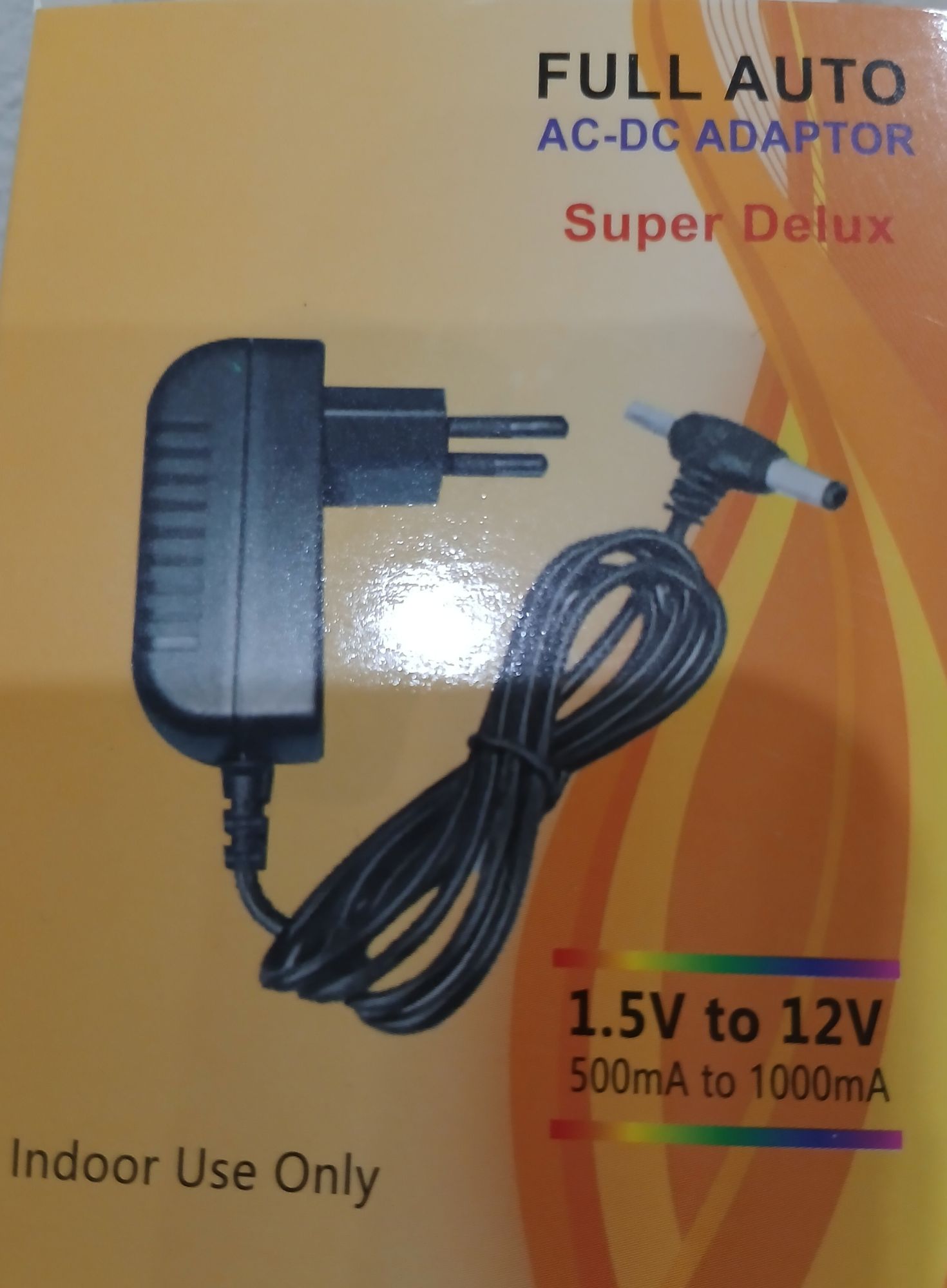 Auto Adapter Charger for Rechargeable Batteries 1.5 V to 12 V Automatic Detection, 500mA to 1000mA