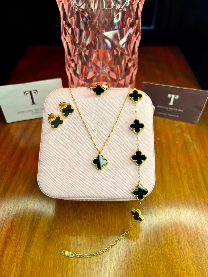 Premium Clover Necklace Set. Complete Jewellery Set. Neckalce, Earrings, Bracelet and Ring. Stainless Steel Clover Necklace set.
