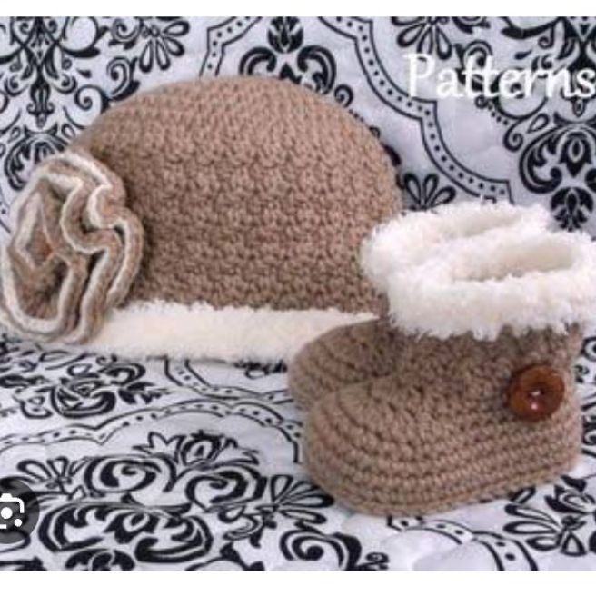 Customize handmade woolen shoes .boots and cap for new born baby