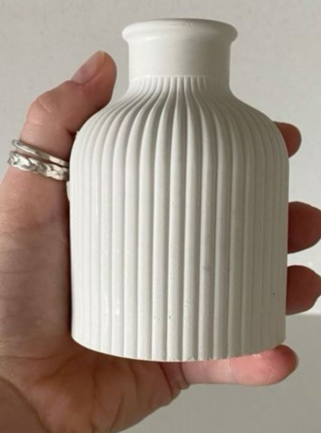 Mini ceramic Vase | White colour vase | Minimal design | Candle Holder| Decorative vase | Home decor | Concrete Home decor | Dry flowers vase