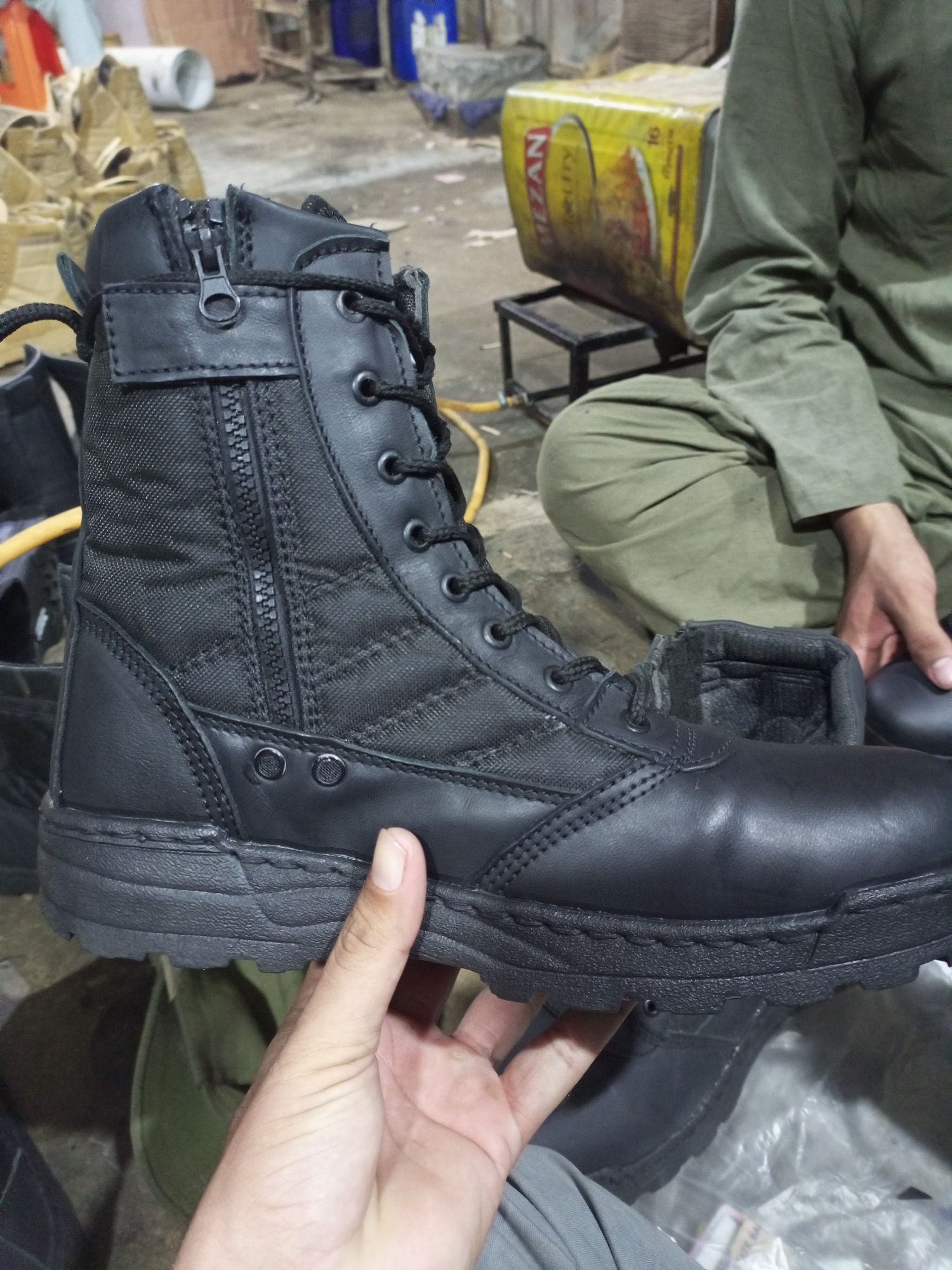 Swat Hiking Tactical Military Boots Men Boots Special Force Desert Combat Army Boots Man Hiking Boots Ankle Shoes Men Work Safty Shoes low price