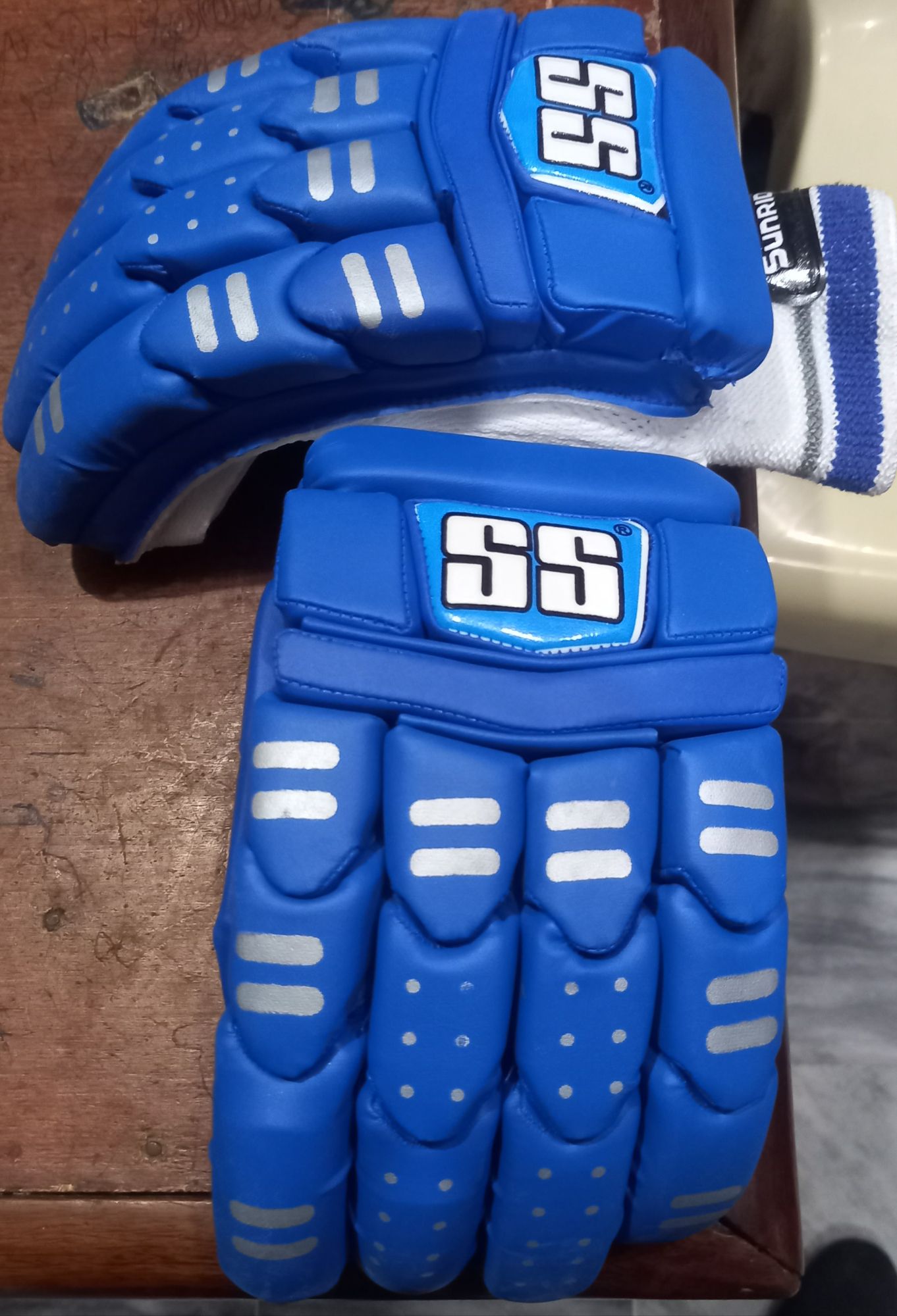 New SS Batting Gloves And Blue And Silver Hard Ball Player Edition 2024