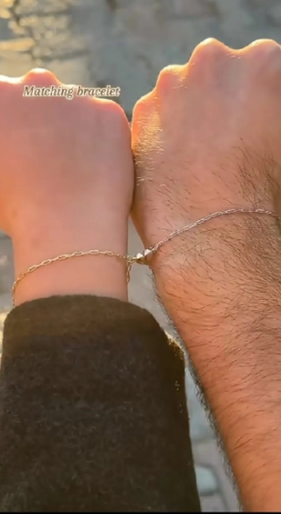 Elegant Heart Link Couple Bracelet Set for Him & Her – Matching Gold & Silver Chain Bracelets | Romantic Gift for Couples