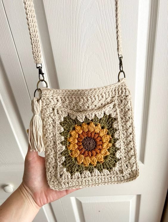 CROCHET SUNFLOWER CROSSBODY BAG.