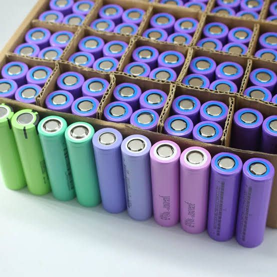 Premium 18650 Lithium Ion Battery Cell 3.7V to 4.2V Rechargeable | Used but Tested 2000-2600mAh Capacity | Branded Samsung LG Sony Panasonic & More | High Quality Li-ion Power Cell for DIY Power Bank, Solar, E-Bike, LED & Electronic Projects Good Battery
