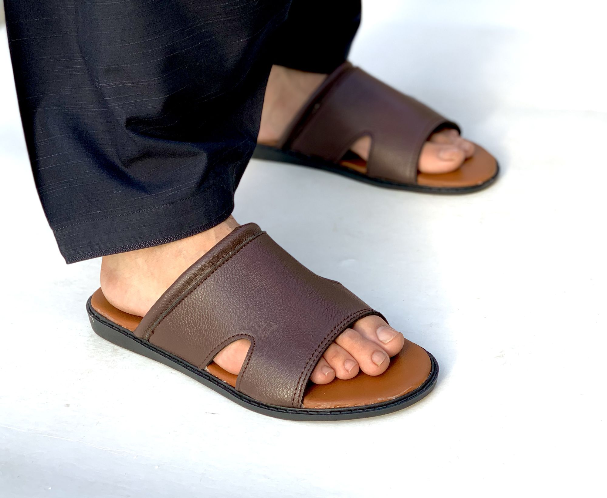 Leather Chappals For Gents . Slippers - Chappals for boys and Mens , Pure handmade Leather Sandals , Casual Use Slippers For Boys And Men's