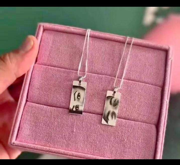 Personalized Eyes Lockets Crafted to Capture the Unique Beauty of Your Loved Ones best quality for gift with Gift picking