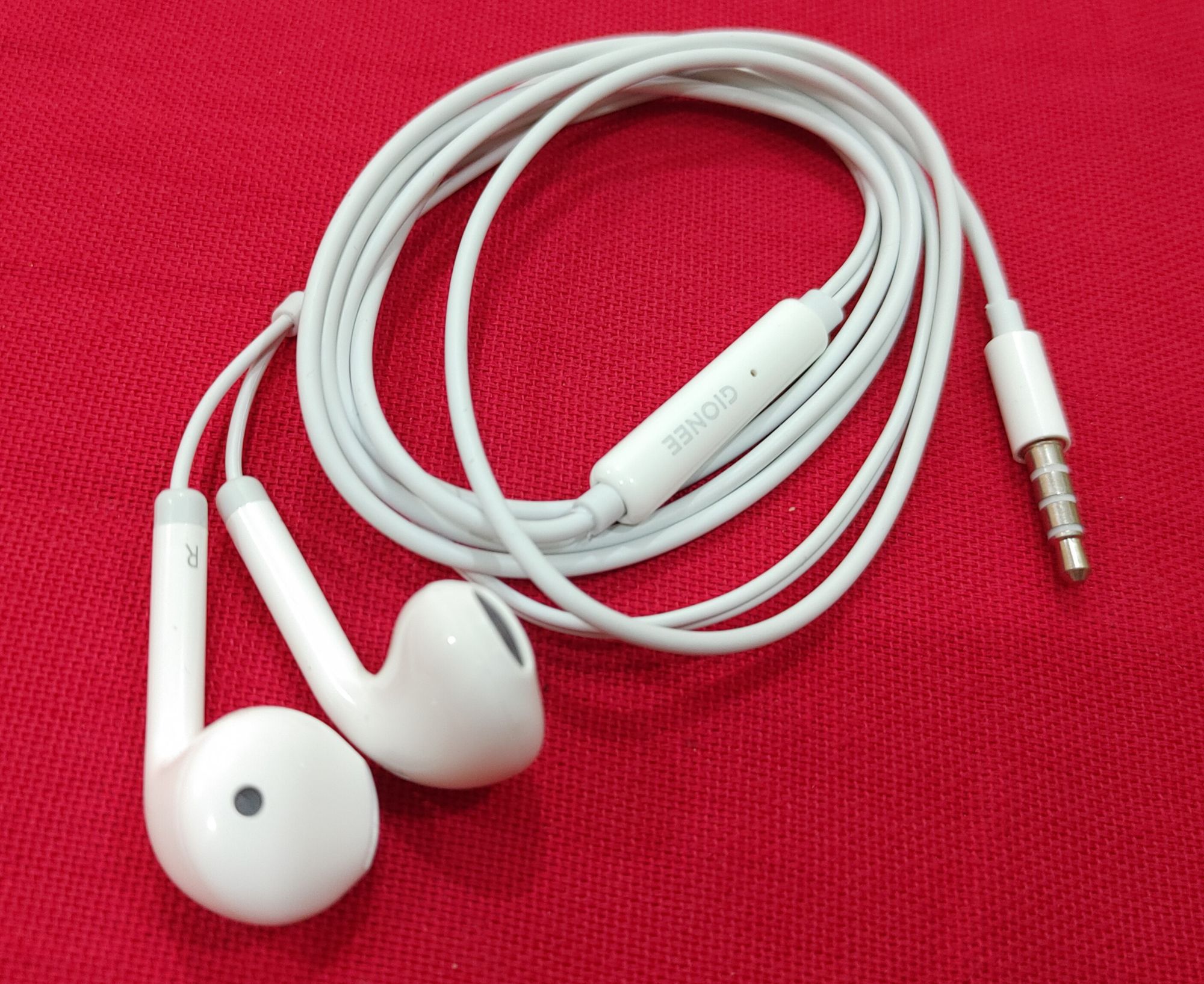 Gionee hands-free with 3.5mm jack. Super deep bass. High quality sound. Headset. Headphones. price in Pakistan