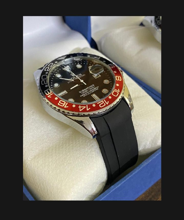 Luxury and Fancy Decent Design Round Dial Rubber Strap Watch For Men