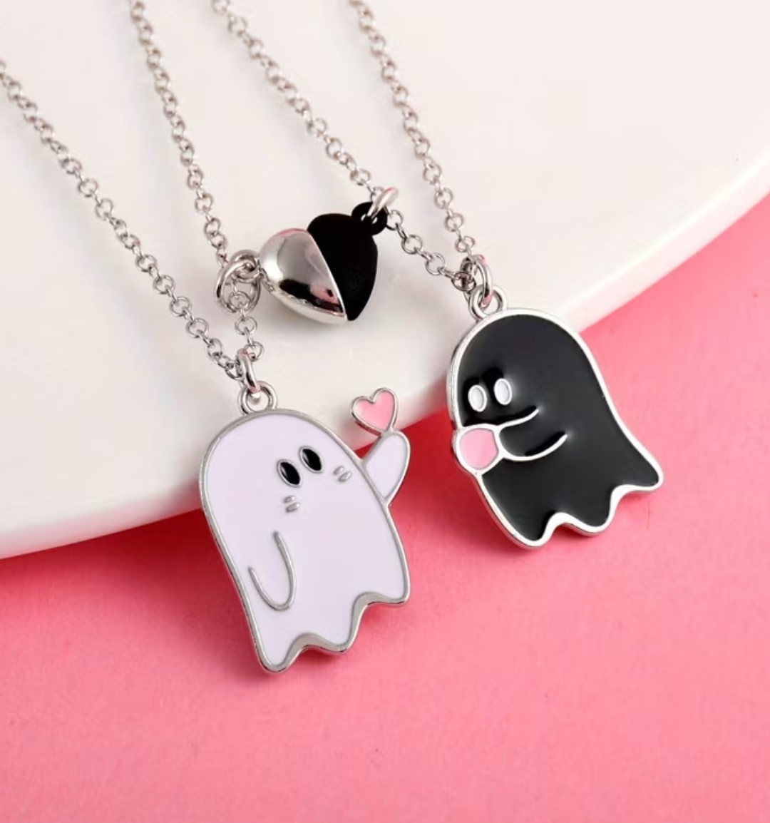 2 PCs Cute Black and White Charm Pandant Locket /Nacklace For Couple  Heart-shaped Bracelet - Fashionable Friendship Accessory, Couple Nacklac Locket