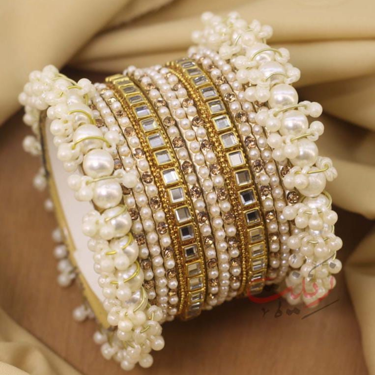 Bangles for girls , Kundan bangles , pearl gajra bangles , Bridal Pearl Kundan Bangles Set - Elegant White & Gold Wedding Chura , Luxurious Pearl & Kundan Bridal Bangles Set - Perfect for Weddings & Festive Occasions