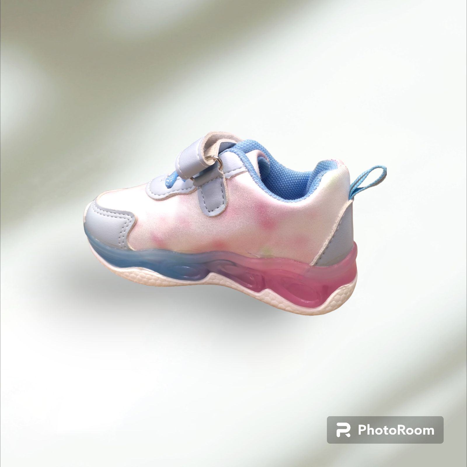 imported shoes for kids, LED sole light, best quality boys and girls shoes, High quality shoes, sneaker shoes for baba and baby. C-04
