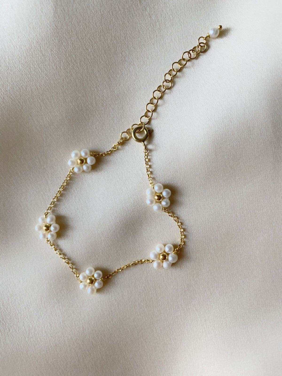 Bracelet/ girls bracelet/ flower bracelet/ trendy jewellery for girls