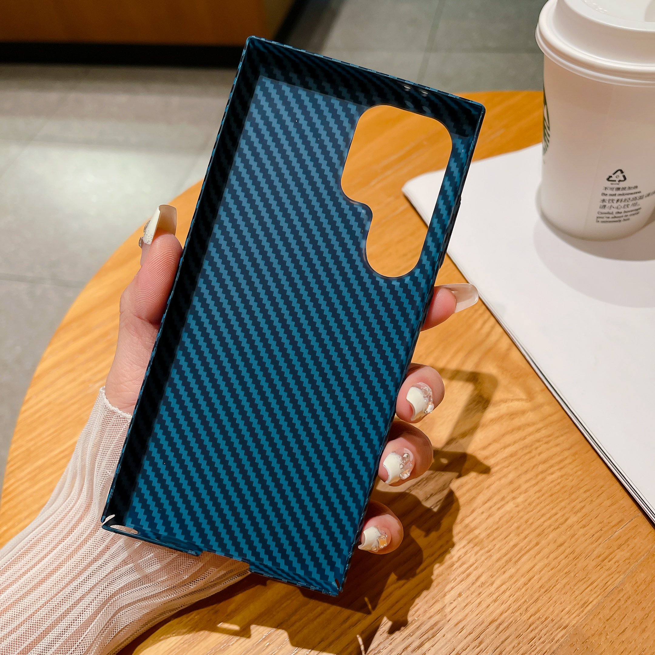 Ultra Thin Carbon Fiber Textured Phone Case For   S24 S23 S22 Note 10 Plus Note 20 Ultra Shockproof Hard Back Cover