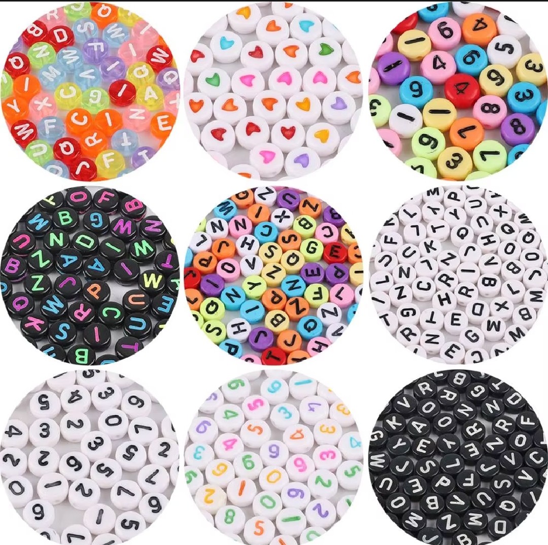 50-100Pcs Random Mixed Letter Acrylic Beads Flat Round Alphabet Charms Beads For Bracelet Necklace Jewelry Making