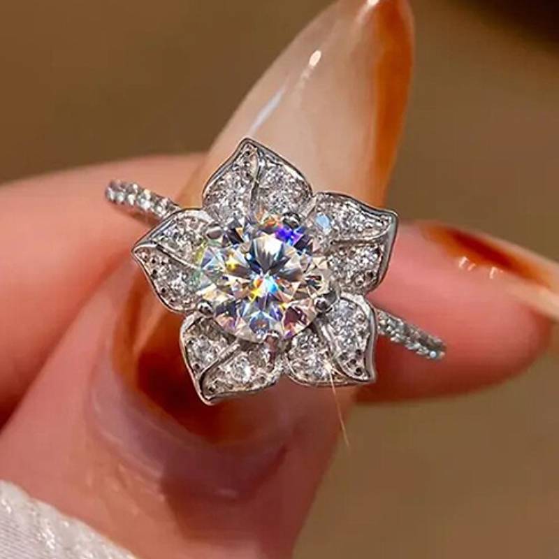 Huitan Aesthetic Flower Shaped Women Ring for Wedding Engagement Trendy Fancy Accessories Inlaid Shining CZ Elegant Lady Jewelry