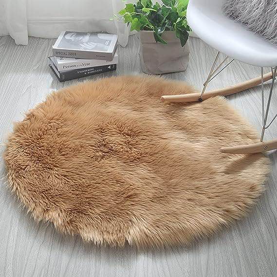 Luxury White Round Faux Fur Sheepskin Rug  Soft Fluffy Area Rug for Bedroom and Living Room Modern Shaggy Circle Rug for Warm Cozy Plush Feel Shaggy Floor Mat for Ultimate Comfort