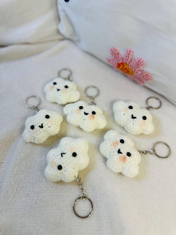 Handmade crochet flowers Keychain, Crochet Hatching Keychain, Amigurumi Chick Keyring, Cute Crochet Chick Bag Charm, Keychains