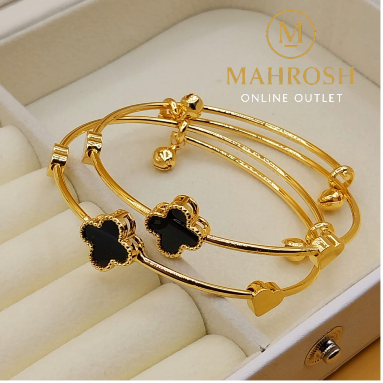 Alloy Adjustable Clover Bracelet for Women – Trendy Pair of Bangles – Classic Style – All Season, Available in Multicolors