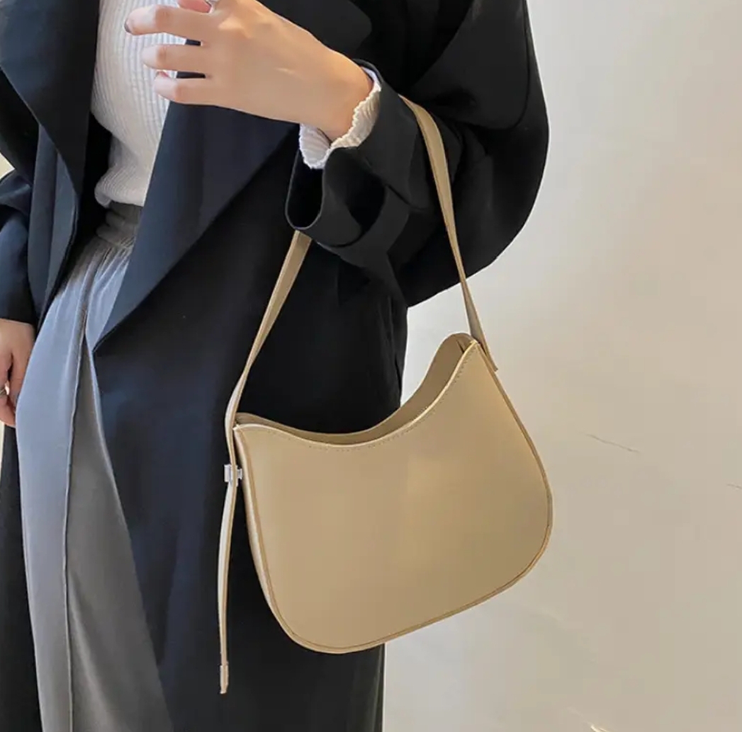 Classical Women's Solid Color Faux Leather Shoulder Bag with Adjustable Strap, Fashion Shell Shape Crossbody Purse, Zip Closure, Unlined Interior, No-Wash, Multiple Colors