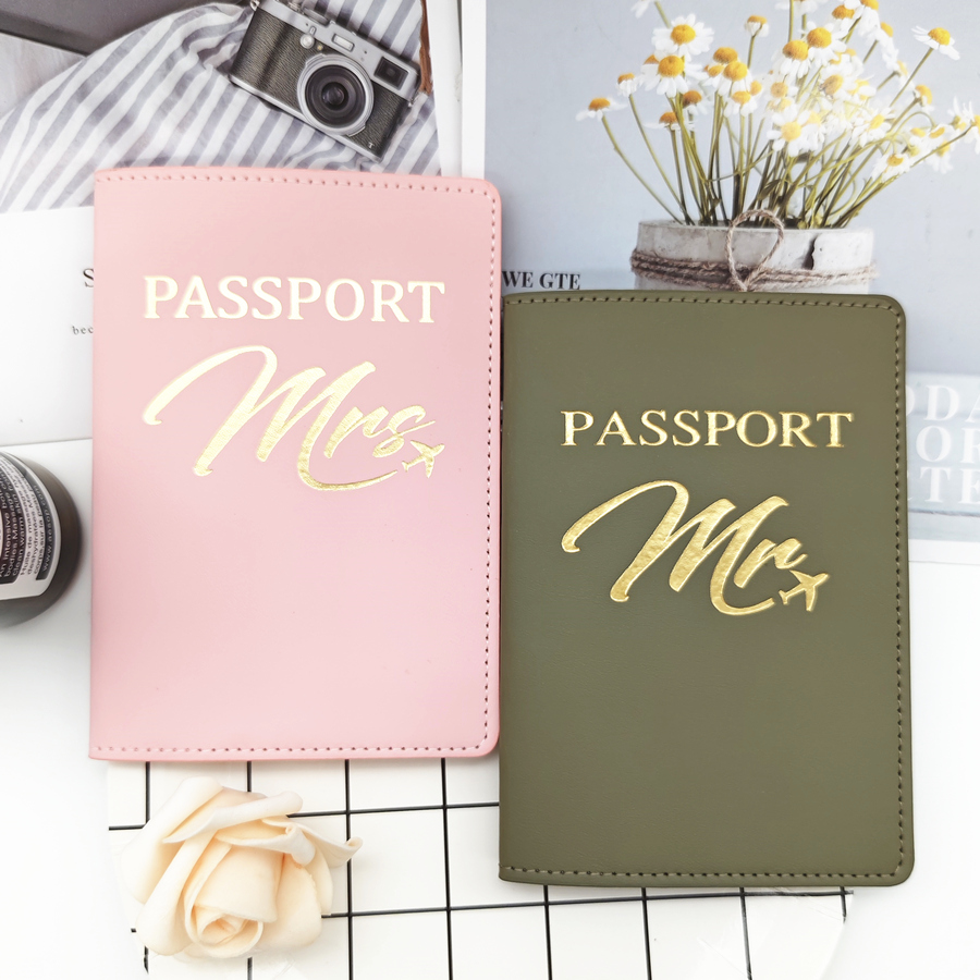 2PCS a Set Mr/Mrs Lovers Couples PU Leather Passport Cover Case Card Holder Travel Accessories Lightweight Wallet For Women Men