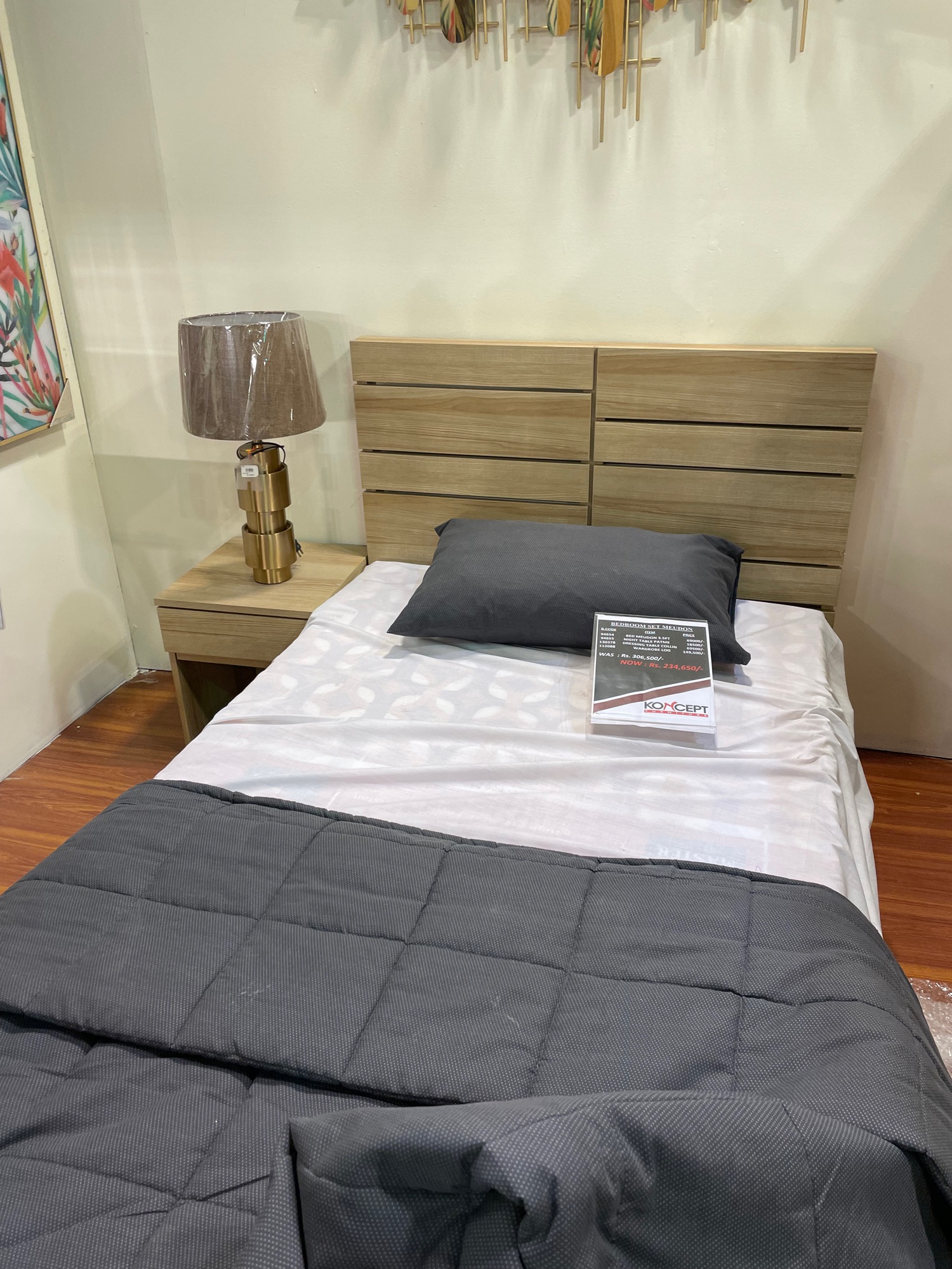Single bed ,teak single bed ,4 by 6.5 full size