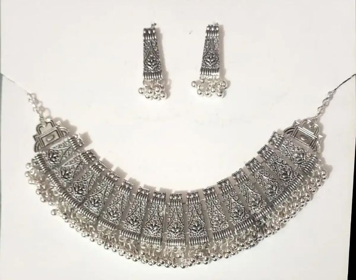 Decent Afghani Neckless Chokar with Earrings for women All Ages