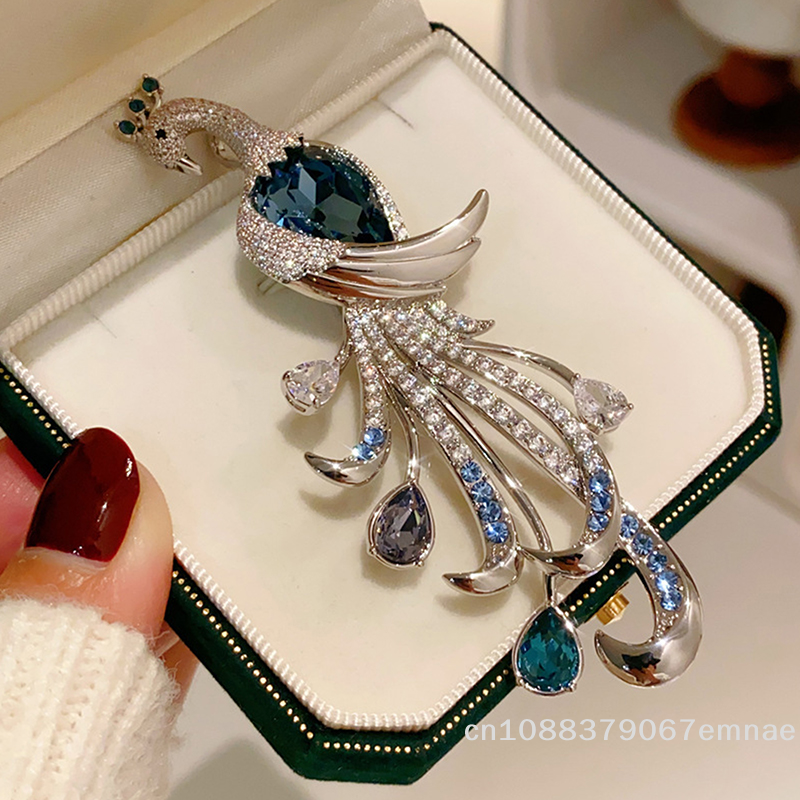 [ZYAS]Fashion Exquisite Peacock Rhinestone Brooch For Women Clothing Coat Accessories 