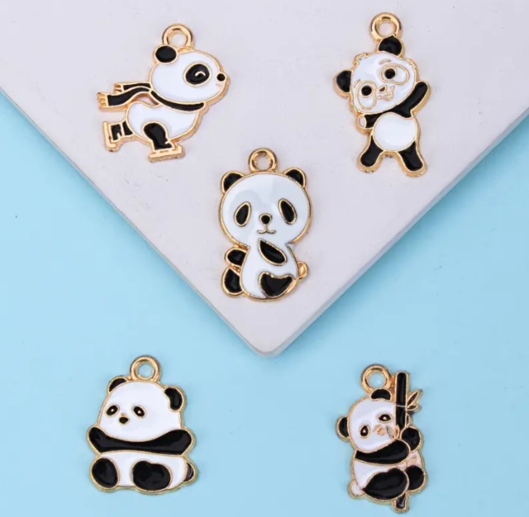 5pc Enamel Panda Charm Pandent Nacklace Bracelet  Brooch , Cute Cartoon Panda Badge, Multi-Purpose Fashion Accessory for Jewelry Panda Pendant Necklace, Lightweight Accessory, Suitable for Vacation and Daily Wear, Perfect Vacation Companion Gift, Paqnd
