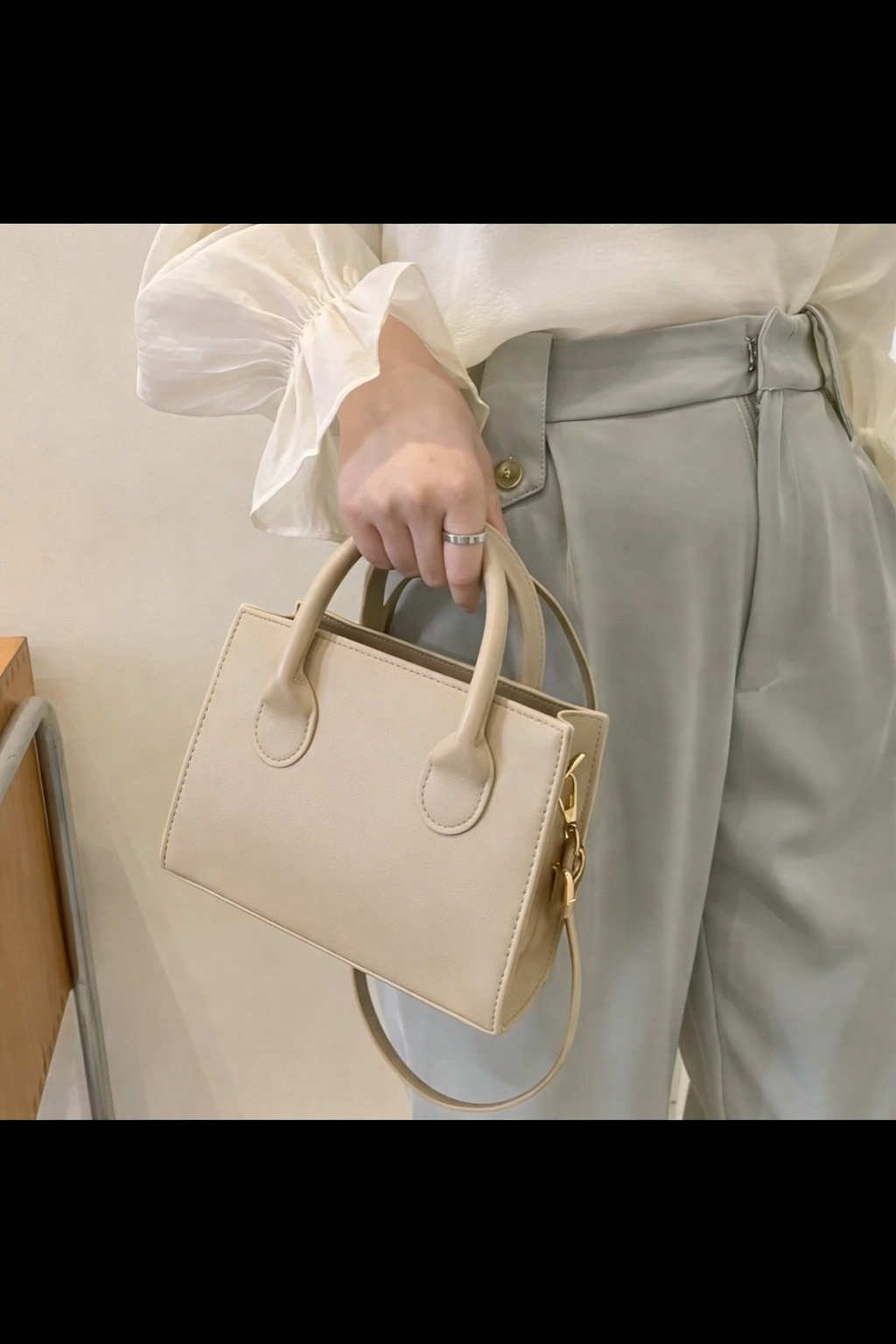 Popular Square Handbag Shoulder Crossbody Bag.ladies handbag
women handbag
black handbag for women
shoulder bag women
crossbody bag women
mini tote bag
fashion handbag
stylish ladies purse
designer handbag women