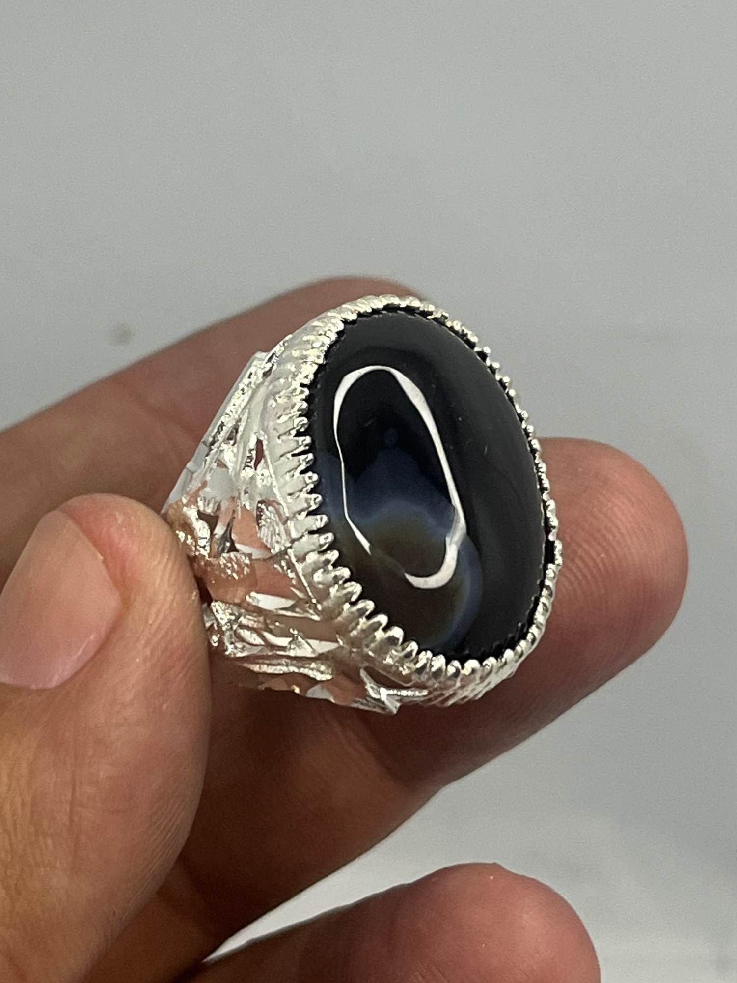 Big Size Ymami Haqeeq Ring different Colours Haqeeq italian rings Big stone ring 100% Orignal Aqeeq/Akik/agate/nag/stone/Gemstone/Haqeeq/yamni Haqeeq Stone/yamni Haqeeq gemstone/aqeeq stone/yamni aqeeq gemstone.