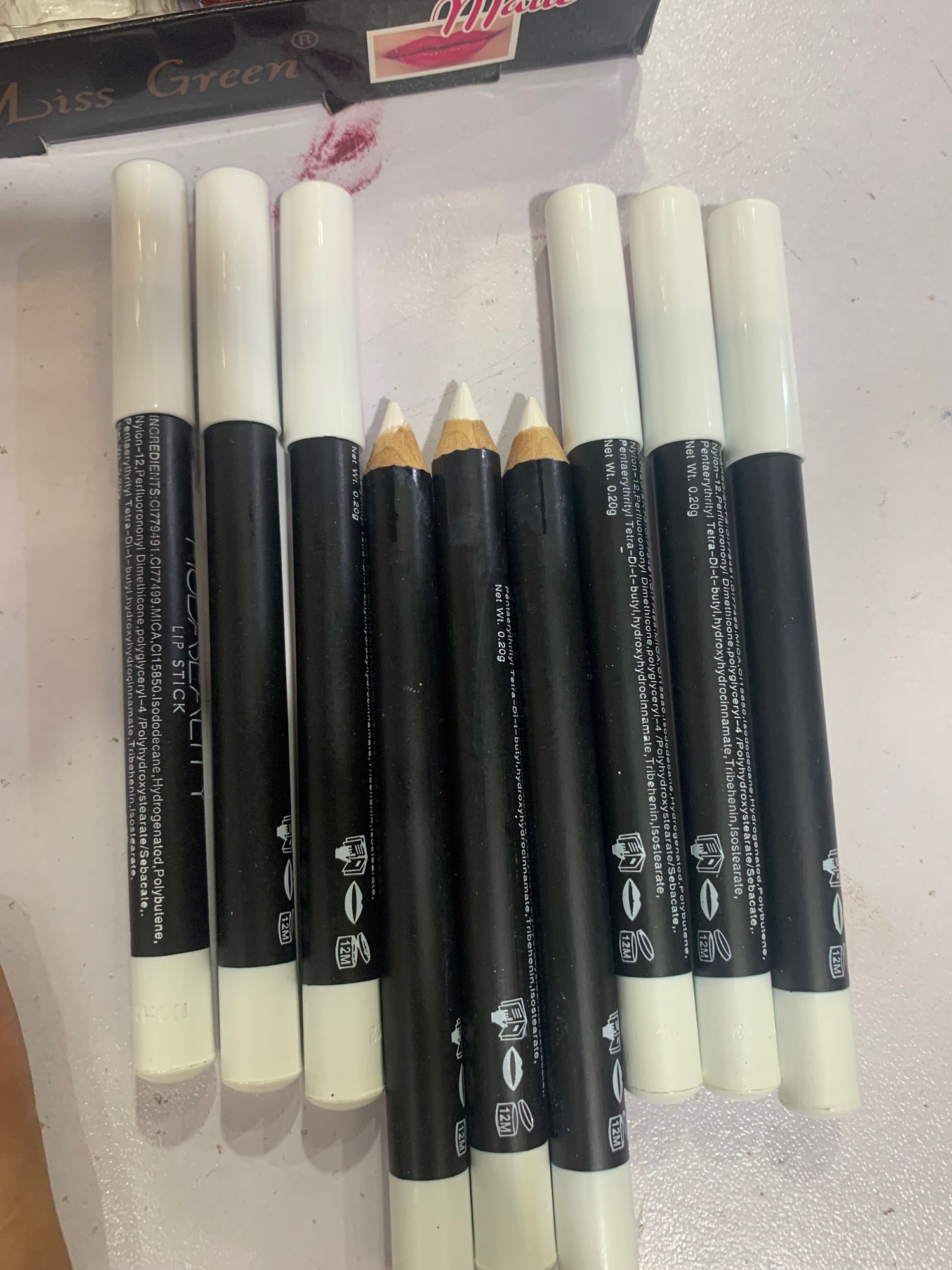Make up Lipstick Pencil white, Black