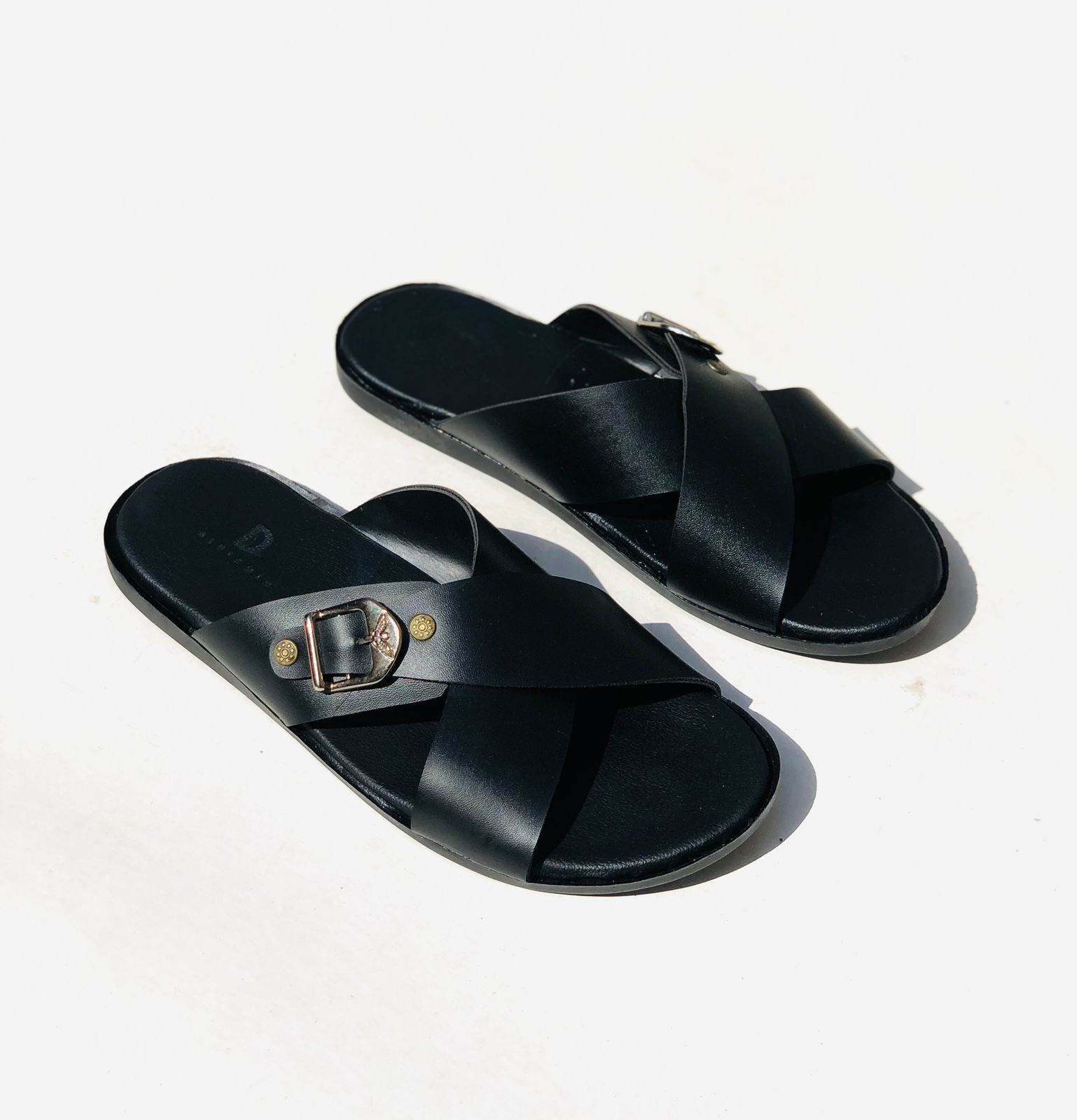 New leather men's chapals , comfortable and stylish casual use sandals outdoor indoor use comfortable softies flip flops leather . Leather Slippers For Men Chappals For Men and Boys