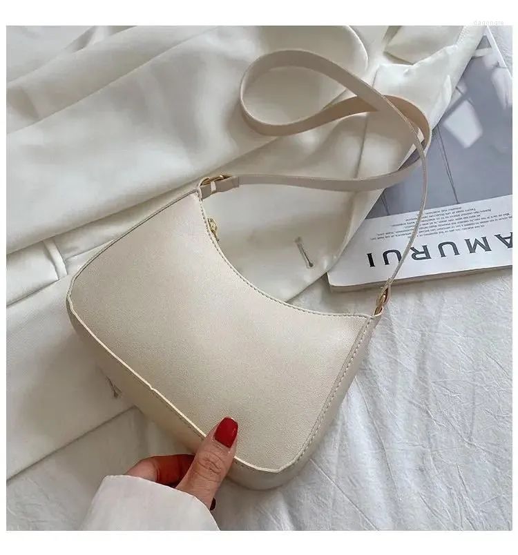 Shoulder Bags Trend Solid Color PU Leather Extra Large Bucket Shape Zipper Closure Women Handbags
