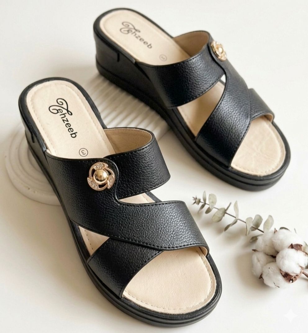 Casual Wedge Slip-On Slides and Flip Flops Women Wedge Sandals in Rubber