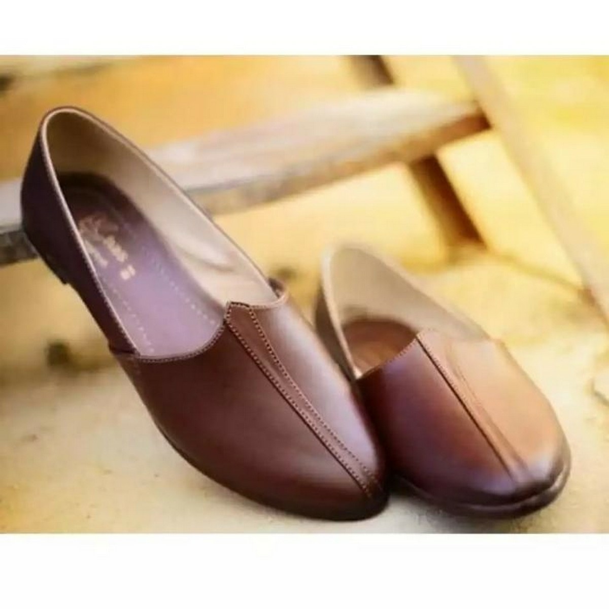 Trendy Style Arabic Khusa For Men - Brown Color