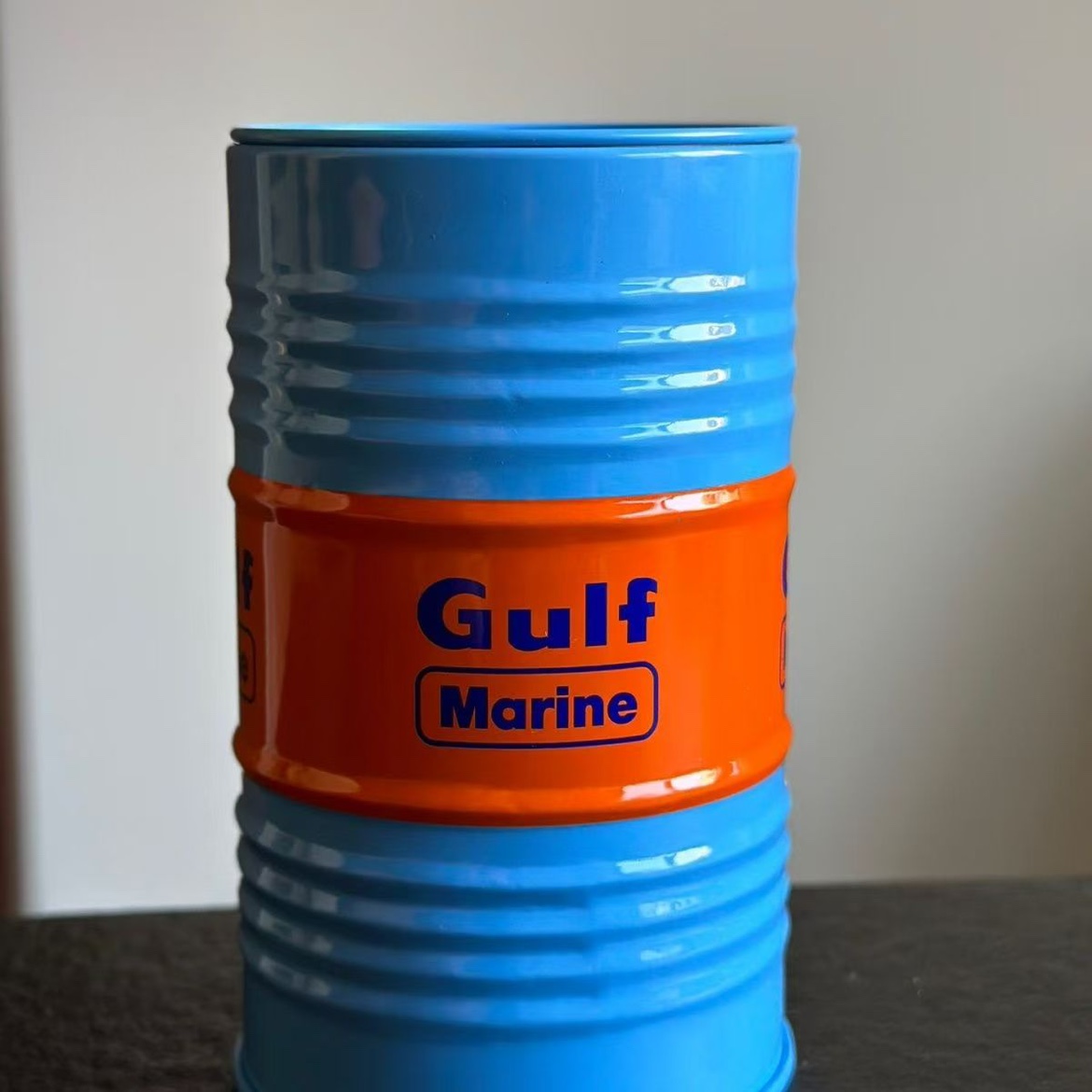 Gulf Oil Racing Car Micro Model Iron Box Scene Desktop Ornament Storage Tank Home Garden Decorative Craft for Collectors 