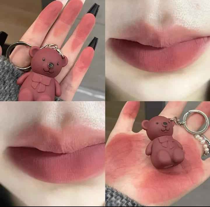 Lip gloss Glossy hydrating long lasting