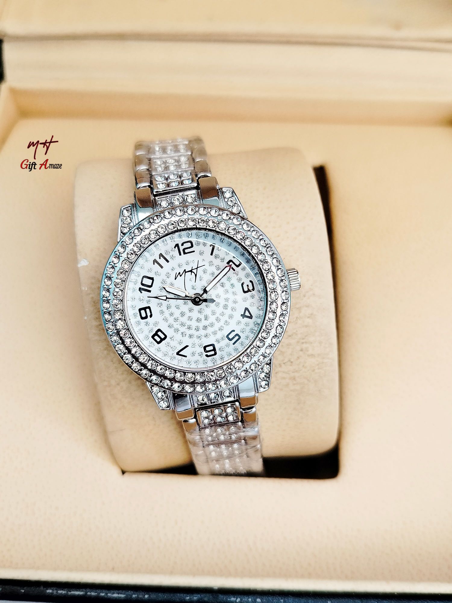 HOT DEAL NO1 Luxury Rhinestone Ladies Watch Gypsophila Quartz Watches Alloy Strap Crystal Watch Digtal Clock Wrist Watches