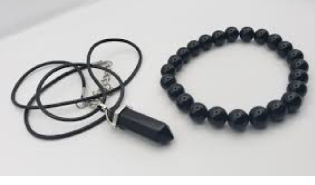 3PS/HOT SELLING  JEWELRY DEAL FOR MEN /WOMEN -TOP FASHION HIGH QUALITY SIX SIDED NATURAL BLACK PERSIAN STON PANDANT/ LOKCKET +STAINLESS STEEL BLACK TITANIUM HEART BEAT RING+ NATURAL BLACK BEADS BRACLET FOR BOYS AND GIRLS -FASION JEWELRY FOR UNISEX
