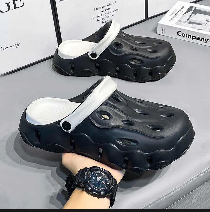 Comfortable Dual-Tone Men’s Clogs with Adjustable Backstrap – Non-Slip Casual Slides