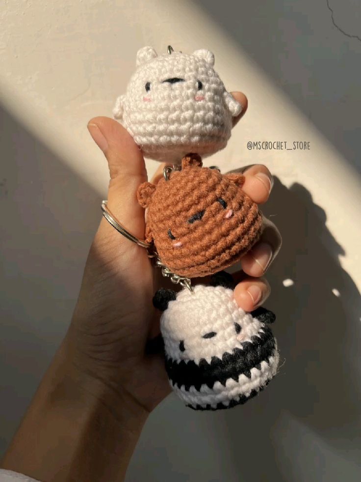 Handmade crochet flowers Keychain, Crochet Hatching Keychain, Amigurumi Chick Keyring, Cute Crochet Chick Bag Charm, Keychains