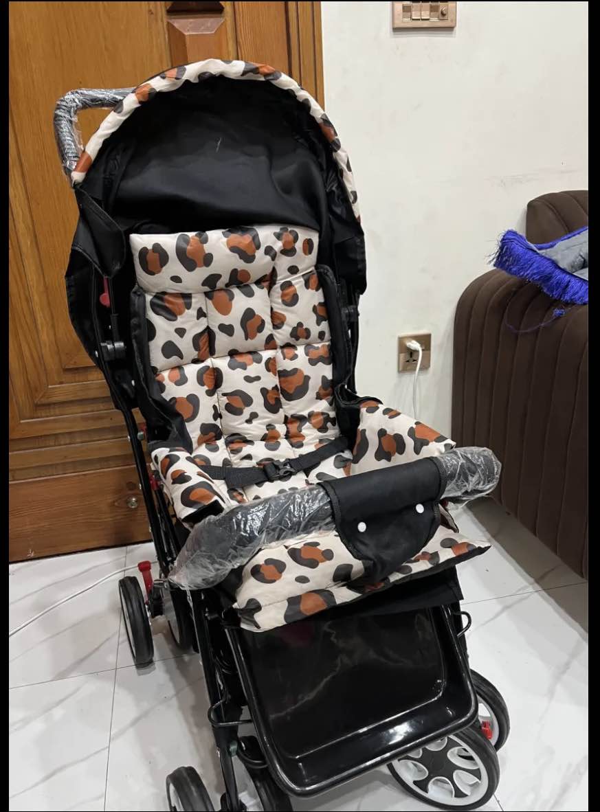 BABY STROLLER PRAM 8 wheels