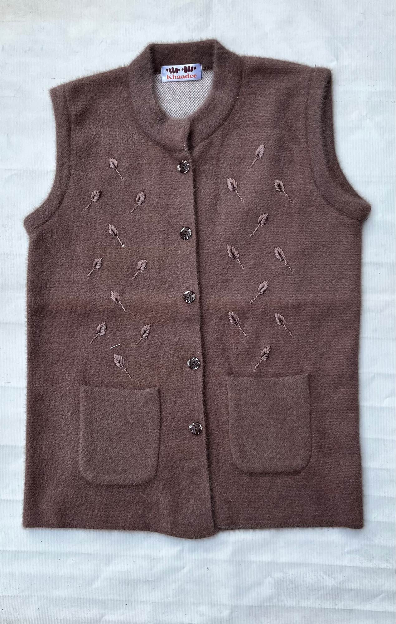 Sleeveless sweaters for women super soft wool Cardigans Embroidered with beads and stones