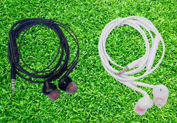 High-Quality Wired Earphones with Volume Control and Built-In Mic for Gaming and Streaming - 3.5mm Plug price in Pakistan